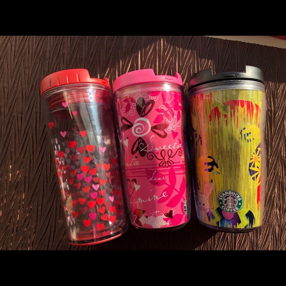 Starbucks! Retro style.